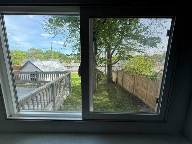 Photo - 415 9th Ave