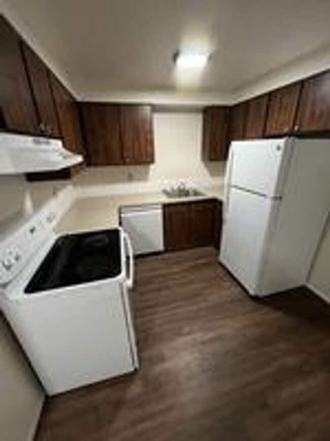 Photo - Charming Pet Friendly 2 Bedroom Duplex With Fenced Yard In Quiet Neighborhood!