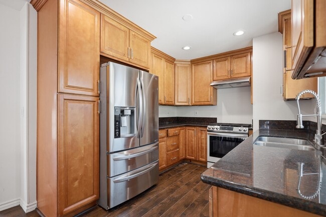 Photo - Beautifully Renovated 3 Bedroom Home in Beverlywood Adjacent