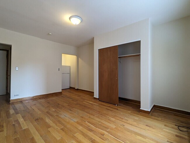 540 W Wellington Ave Unit 207