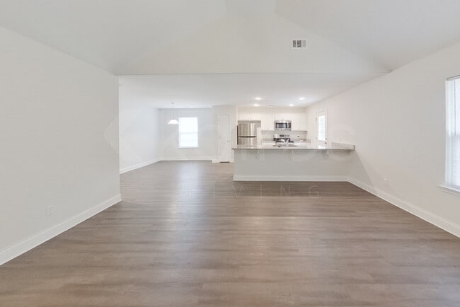 Photo - 231 Western Red Cedar Dr