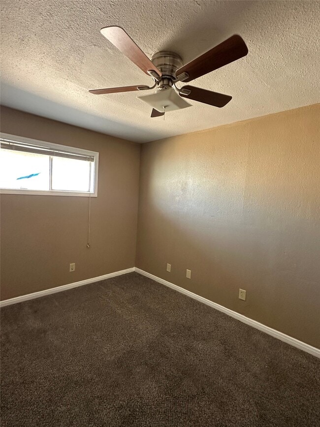 Building Photo - 516 Holiday Dr Unit 54