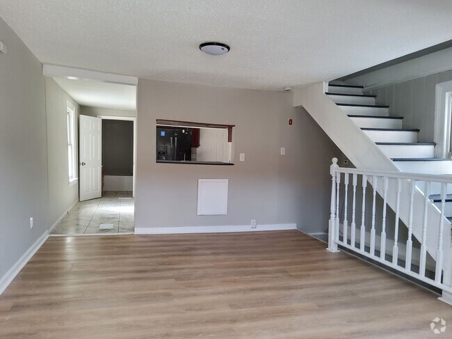 Building Photo - 52 Daggett St Rental