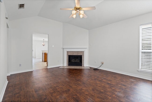 Photo - 605 Westchase Ct S