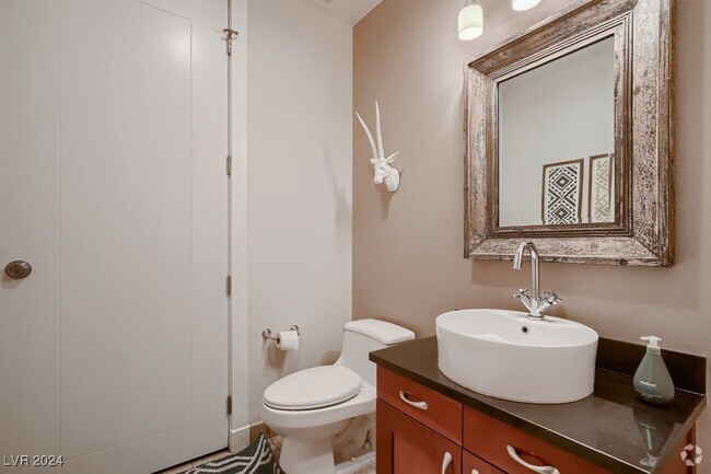 Building Photo - 4525 Dean Martin Dr Unit 2809 Rental