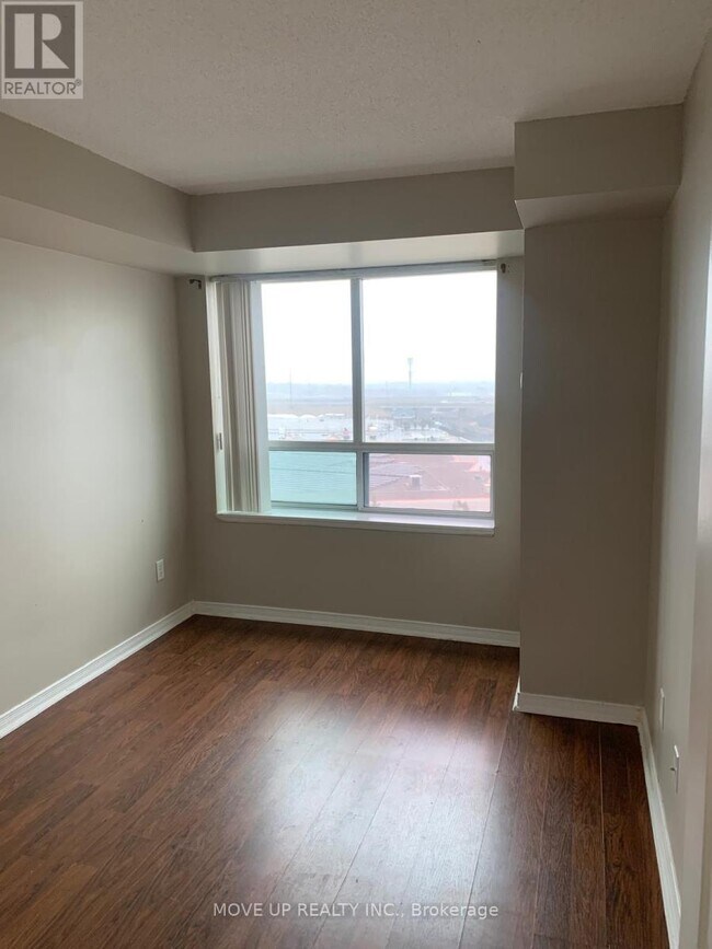 Photo - 39 Oneida Crescent Unit #901