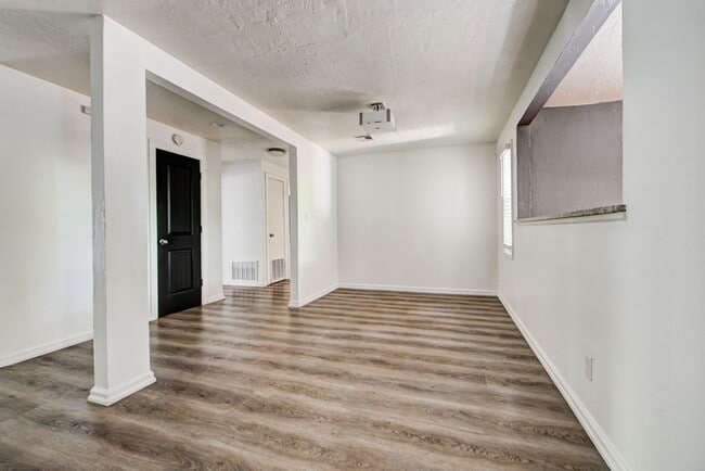 Photo - 1222 Camden Way