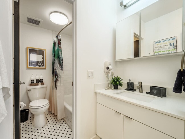 Photo - 219 Vine St Unidad ID1289447P