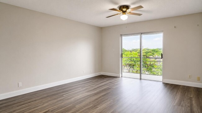 Photo - 4880 NW 22nd St Unidad 309