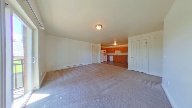 Photo - Centrally Located Second Floor 2b w/ Private Deck! Close to MSU & Downtown Unidad 20