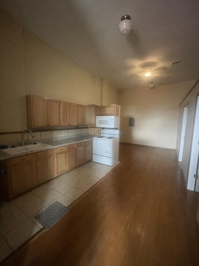 5 S 4th St Unit A