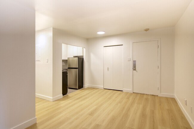 Photo - 760 Rue Galt Unit 114