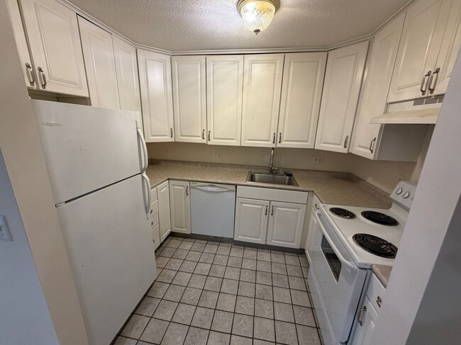 Photo - 565 Talcottville Rd