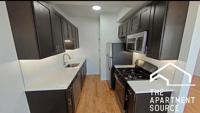 Building Photo - 1555 N Mohawk St Unit 2B Rental