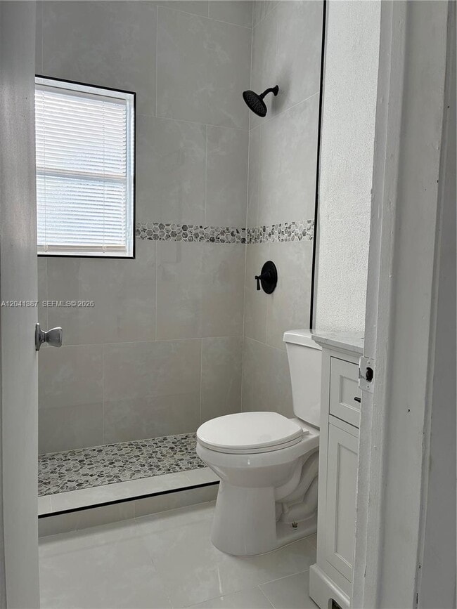 Photo - 550 NW 15th Ct