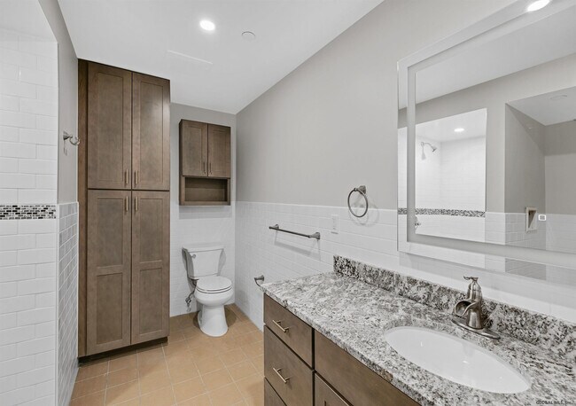 Photo - 25 Lawrence St Unit 3C