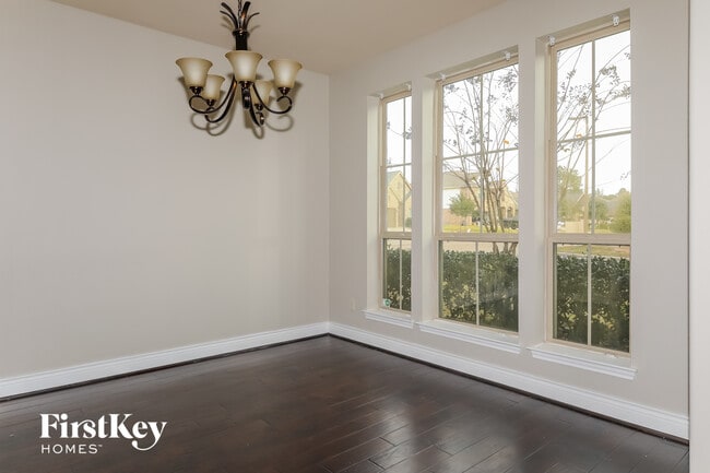 Photo - 102 Logan Pass Ct