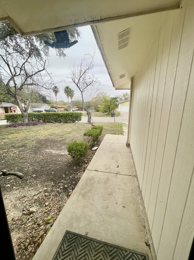 Photo - 1078 Honey Tree St