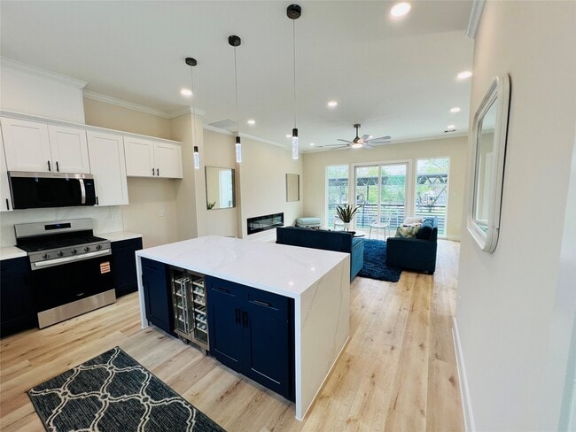 Photo - 3231 Tuam St