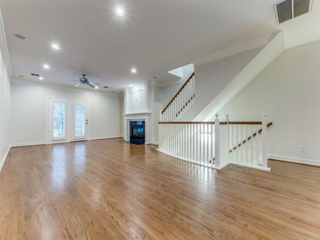 Photo - 2412 Worthington St