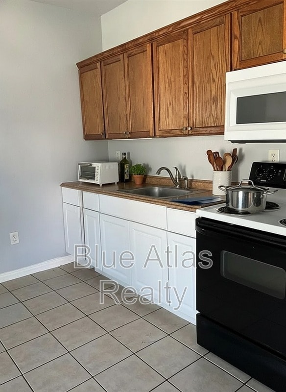 Photo - 2937 S Adams St