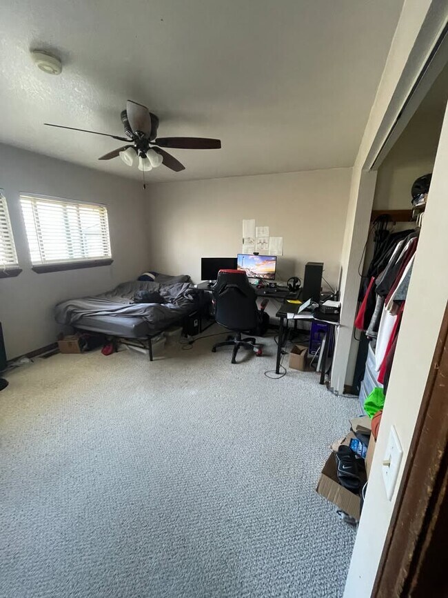 bedroom - 728 Iowa St