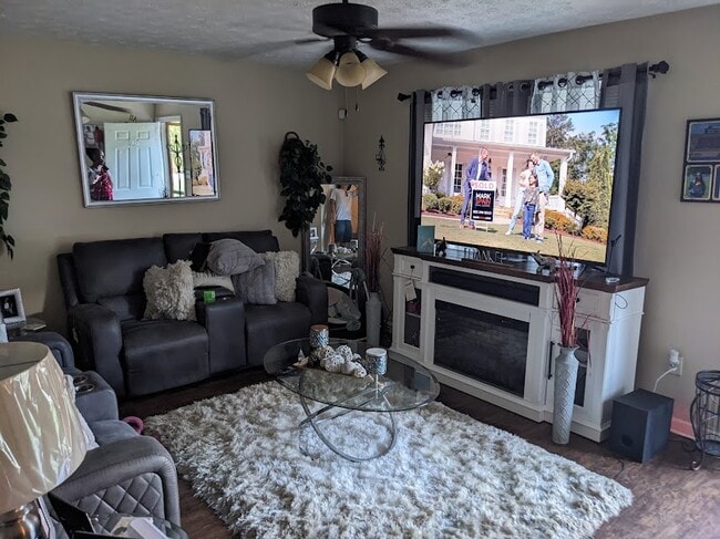 Photo - 201/203 East Paces Dr