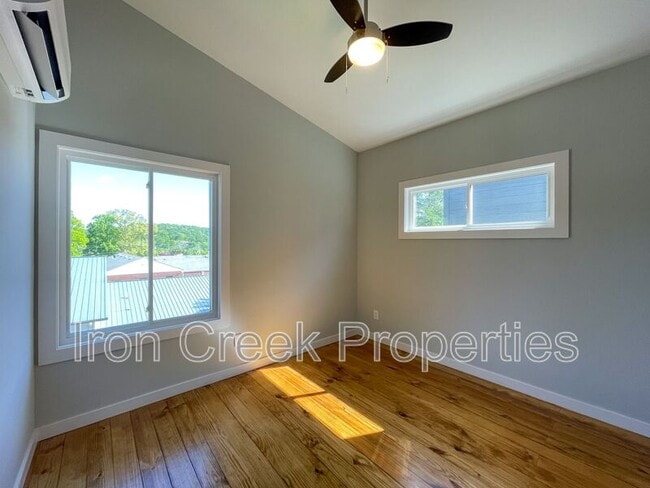 Photo - 74 E Cascade St