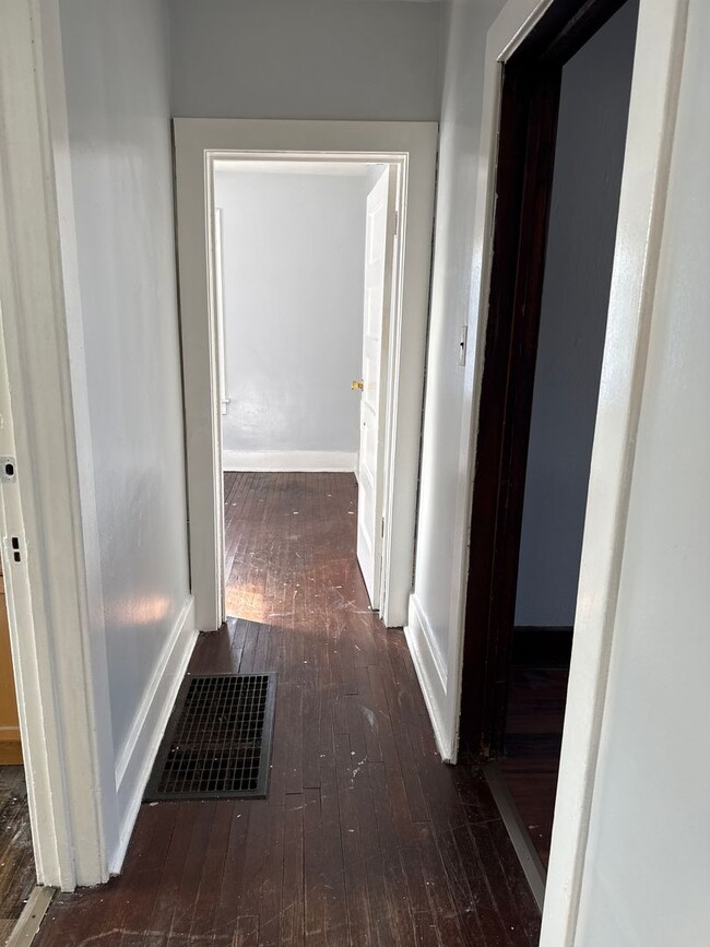 Photo - 2200 S 13th St