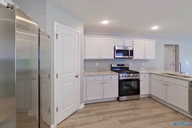 Photo - 395 Angela St