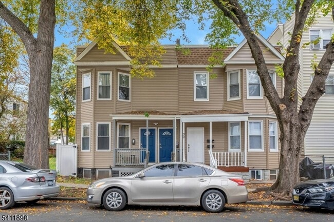 Building Photo - 30 Linden Ave Unit 1