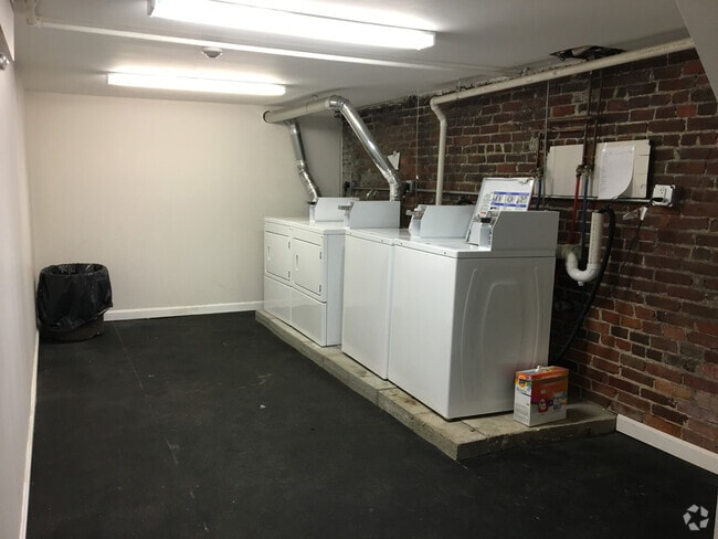 Building Photo - 106 Willow St Unit 2 Rental