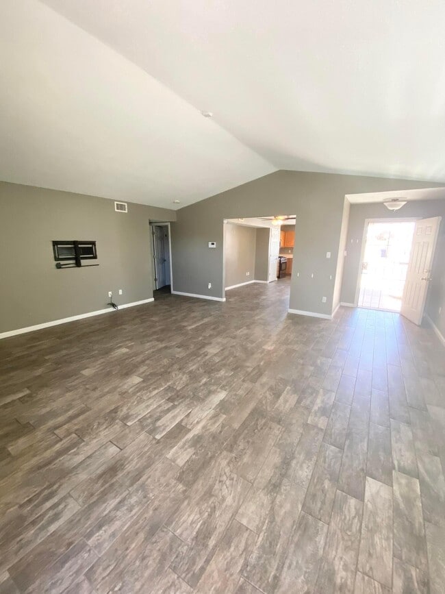 Photo - 9016 Anacapa Ave NW