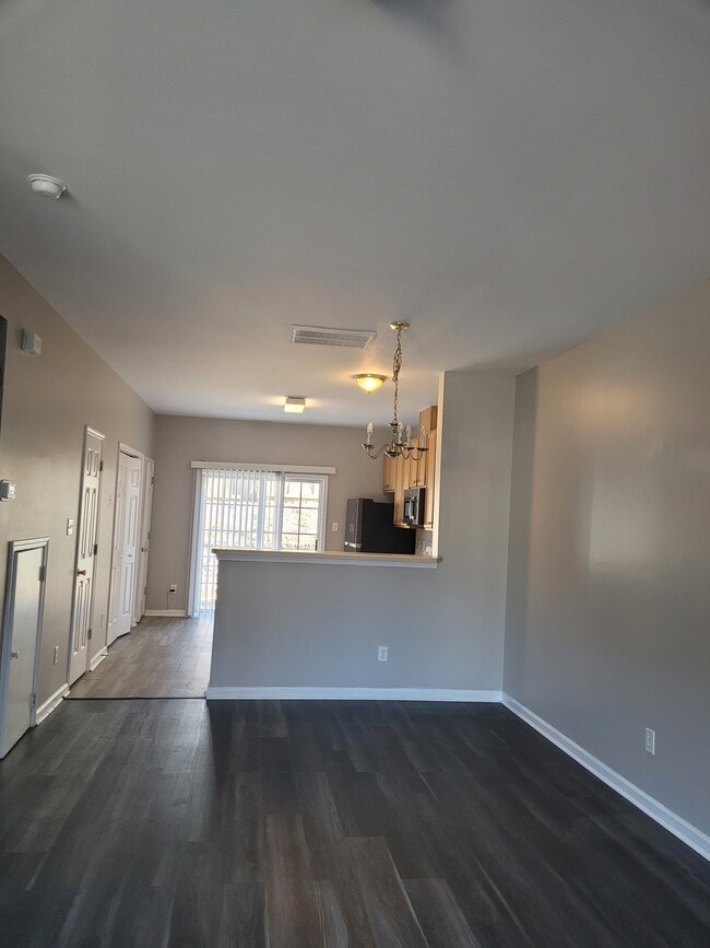 Photo - 4622 Punjab St