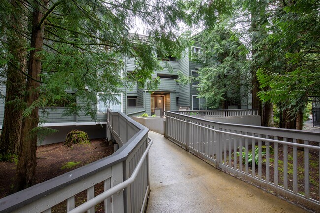 Photo - 15433 Country Club Dr Unit G-305