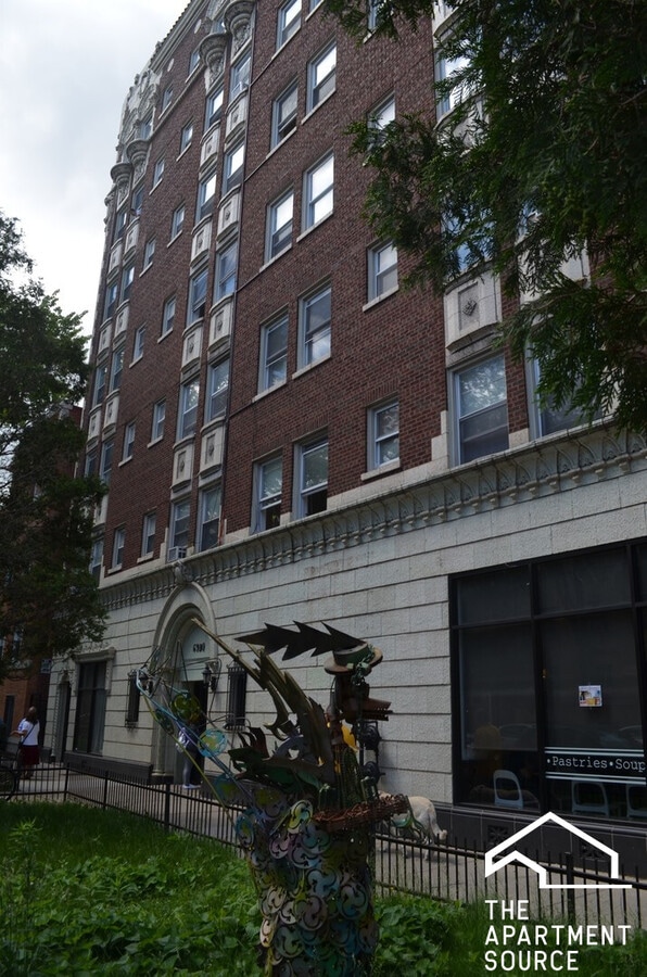 Photo - 6930 N Greenview Ave Condo Unit 310