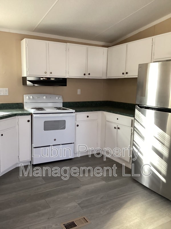 Building Photo - 45 Grove Blvd