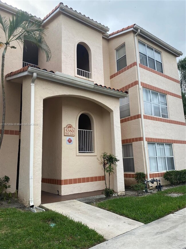 Photo - 3350 Pinewalk Dr N Condominio Unidad 1435