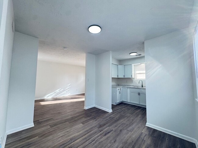 Photo - 2079 Laverne Ct