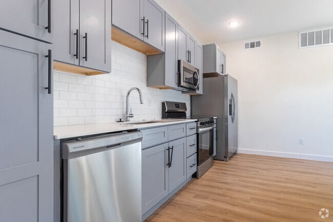 1BR, 1BA - 653SF - Kitchen - The Flats at Medical District