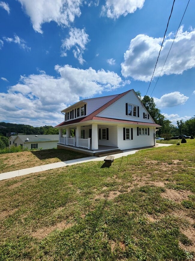 Photo - Kenilworth Rental-Asheville