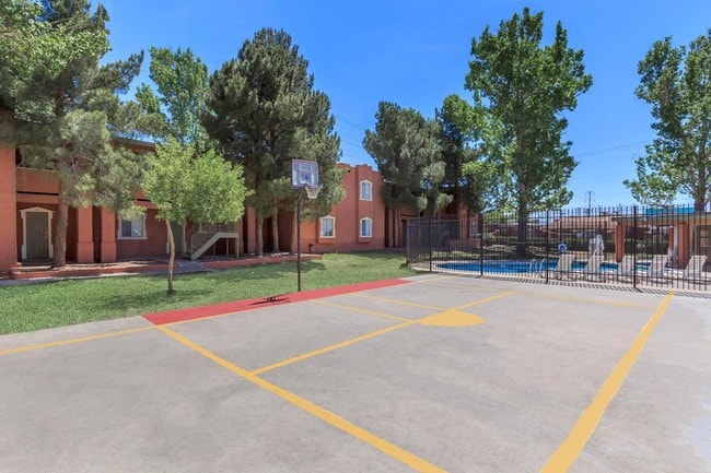 El Pavon Apartments