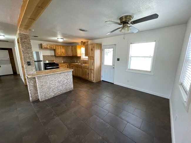 Photo - 4813 37th St