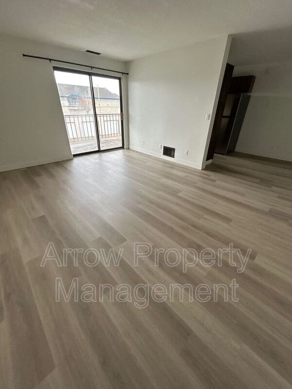 Photo - 201 E Arbor Ave