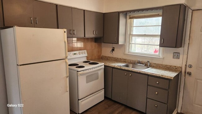 Building Photo - 7 Denman Mountain Rd Unit 4