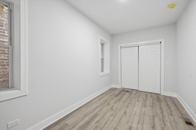 Photo - 4044 W Kamerling Ave Unit 2