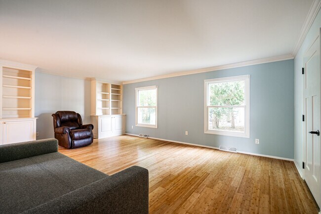 Photo - LIVE ON LAKE MICHIGAN IN THIS SPACIOUS CONDO!