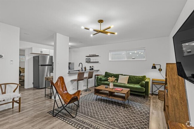 Building Photo - 1300 Newning Ave Unit 104 Rental