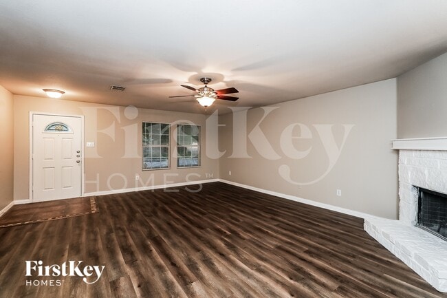 Photo - 1401 Krista Dr