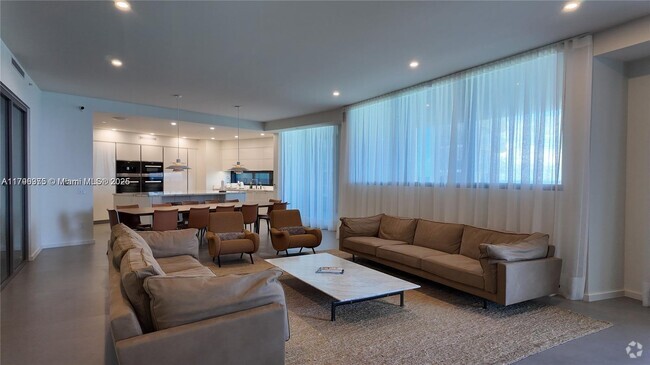 Building Photo - 18555 Collins Ave Unit 905 Rental